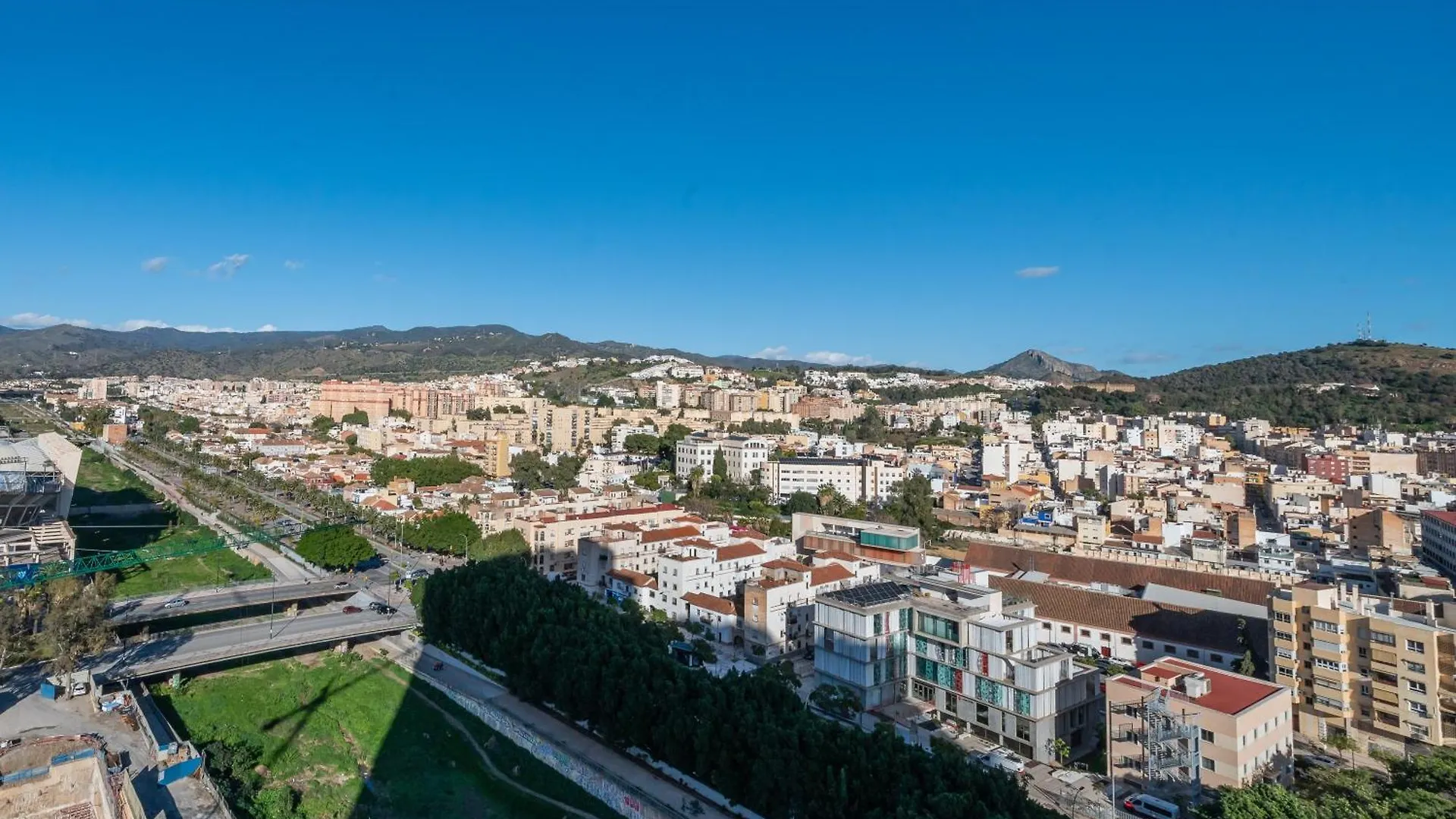 Xpce Urban 14 Malaga Skyline - Parking Free Apartment
