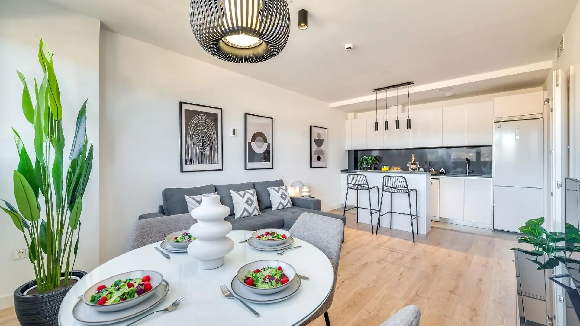 Xpce Urban 14 Malaga Skyline - Parking Free Apartment 0*,  Spain